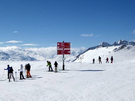 Haute-Engadine: indications de directions sur les domaines skiables – Indications de directions St. Moritz – Corviglia