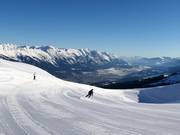 Piste intermédiaire de Pleisen avec vue sur Innsbruck