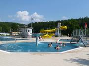 La piscine des dunes se trouve juste à côté de la station de la vallée.
