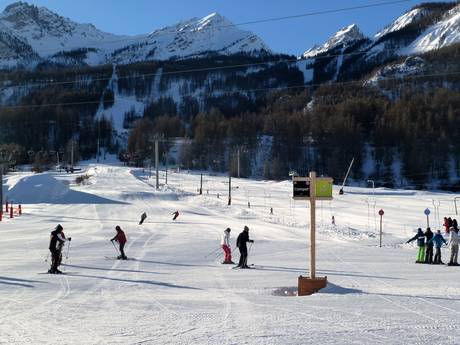 Domaines skiables pour les débutants dans les Alpes cottiennes – Débutants Serre Chevalier – Briançon/Chantemerle/Villeneuve-la-Salle/Le Monêtier-les-Bains