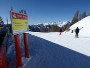 Signalisation de la descente vers la vallée jusqu'à St. Michael