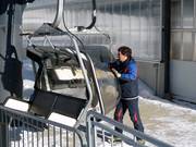 Les sièges sont nettoyés.