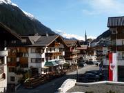 Vue sur les hébergements à Ischgl depuis l'hôtel Trofana Royal