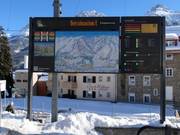 Panneau d'information avec l'état actuel à la station de vallée