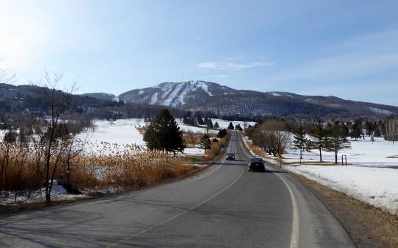 Estrie: Accès aux domaines skiables et parkings – Accès, parking Bromont