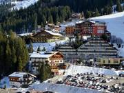 Vue sur le village-hôtel Hochfügen