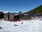 Terrasses ensoleillées à Peyresourde Village