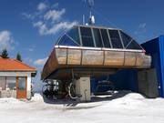 Propre, mais il pourrait être repeint et rangé.