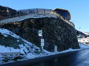 Arrêt de bus à la station de la vallée
