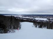Vue sur le domaine skiable d'Ounasvaara et Rovaniemi