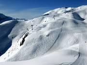 Traces de poudreuse au télésiège du sommet