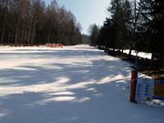Téléski d'entraînement avec piste à la station de vallée