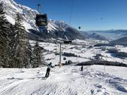 Piste à bosses sous la télécabine combinée Rittisberg