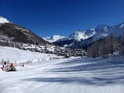 Saas-Fee, nichée entre les sommets de quatre mille mètres