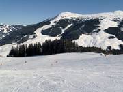 Piste de la Coupe du Monde avec le sommet ouest en arrière-plan
