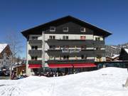 Hôtel Gorfion à côté du point de rassemblement de l'école de ski
