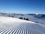 Préparation des pistes de première classe à St. Johann in Tirol