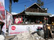 Bar à la station inférieure de la télécabine Yastrebets