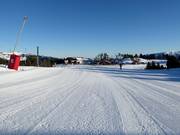 Piste parfaitement préparée dans le domaine skiable Les Angles