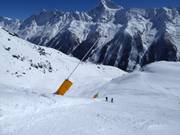 Enneigement par canons à neige sur la Lauchernalp