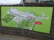 Plan des pistes à l'entrée du hall de ski