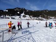 Pente d'entraînement de l'école de ski locale