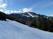 Vue depuis le Blackcomb Mountain vers le Whistler Mountain