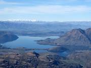 Vue depuis Treble Cone sur la ville de Wānaka au bord du lac Wānaka