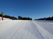 Piste parfaitement préparée dans le domaine skiable Les Angles
