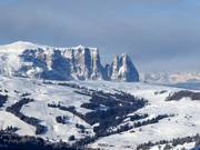 Vue sur l'Alpe de Siusi vers le Sciliar