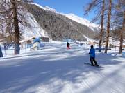 Pont de ski à la fin de la descente Rosima