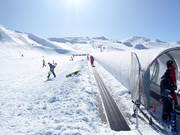 Piste d'entraînement avec tapis roulants