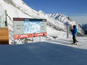 Panneau d'information dans la station de ski