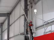 Les canons à neige sont installés le long de la piste