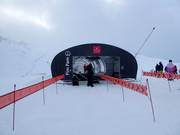 Pim - Tapis roulant/Moving Carpet recouvert d’une galerie