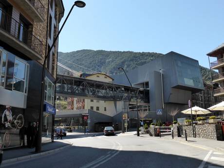 Pyrénées Andorranes: Accès aux domaines skiables et parkings – Accès, parking Pal/Arinsal – La Massana