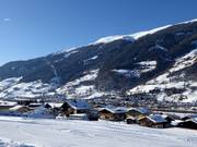 Vue sur les hébergements à Bramberg
