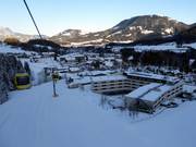 Vue sur les hébergements à Fieberbrunn au pied de la station