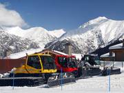 Les dameuses assurent des pistes et des pistes de ski de fond parfaitement entretenues.