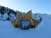 Sheriff - Tapis roulant/Moving Carpet recouvert d’une galerie