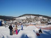 Piste de luge à la prairie du village