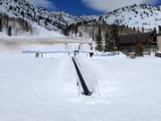 Terrain de l'école de ski avec tapis roulant