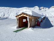 Hexenland 1 - Tapis roulant/Moving Carpet recouvert d’une galerie