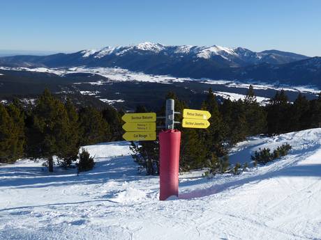 Pyrénées françaises: indications de directions sur les domaines skiables – Indications de directions Les Angles