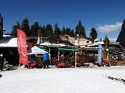 Bars à la station de vallée à côté de l'hôtel Rila