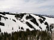 Vue sur les pistes difficiles Percy, Red's Run et FIS
