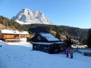 Baita Ru au bord de la piste de vallée vers Pecol