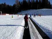 Tapis roulants à la station de vallée Castelir (Bellamonte)