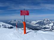 Signalisation des pistes dans le domaine skiable de Stoos