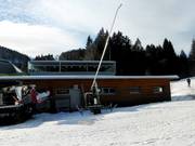Enneigement par canons à neige à la station de vallée du Belchenbahn
